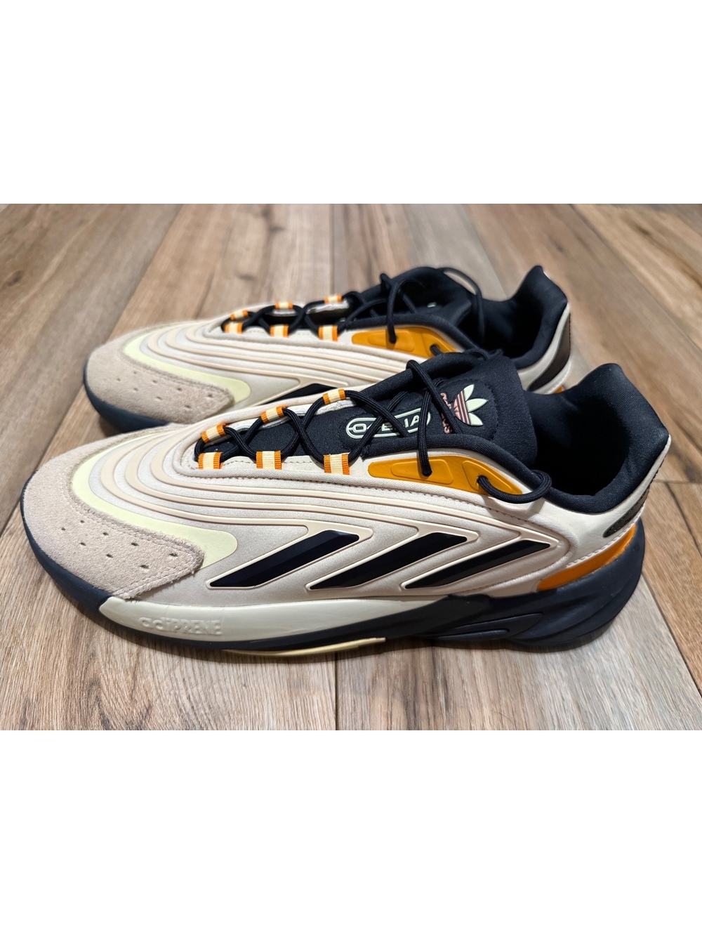 Men’s Adidas Ozelia Lifestyle Sneakers Wonder White Tan Orange Green Size 11 EUC